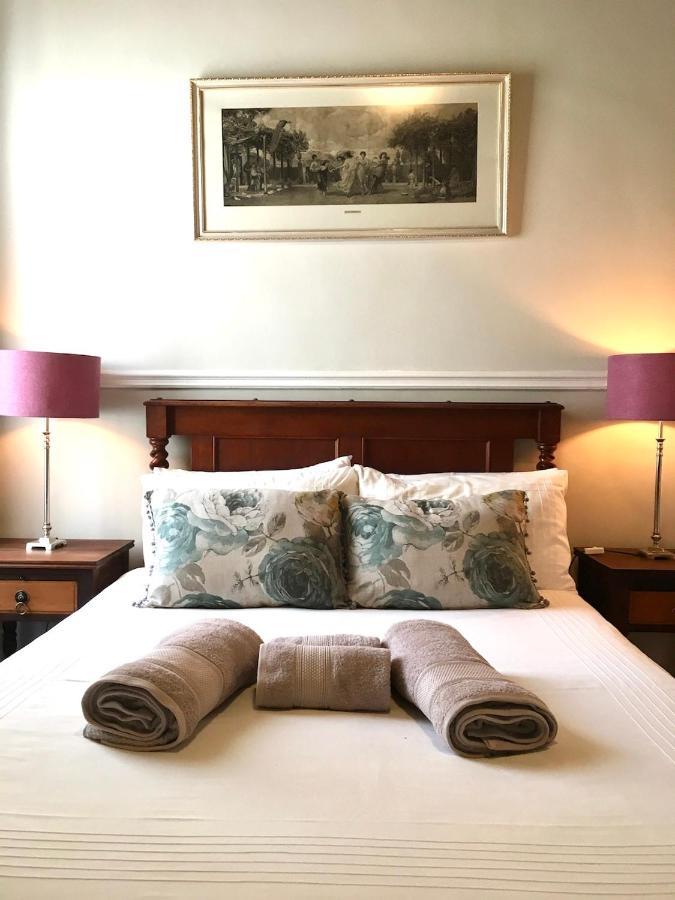 John Montagu Accommodation Ngoại thất bức ảnh